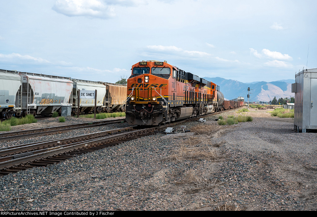 BNSF 7030